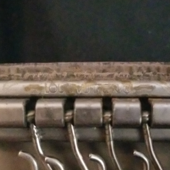 Used authentic Grey/Taupe Louis Vuitton key wallet - Picture 13 of 15